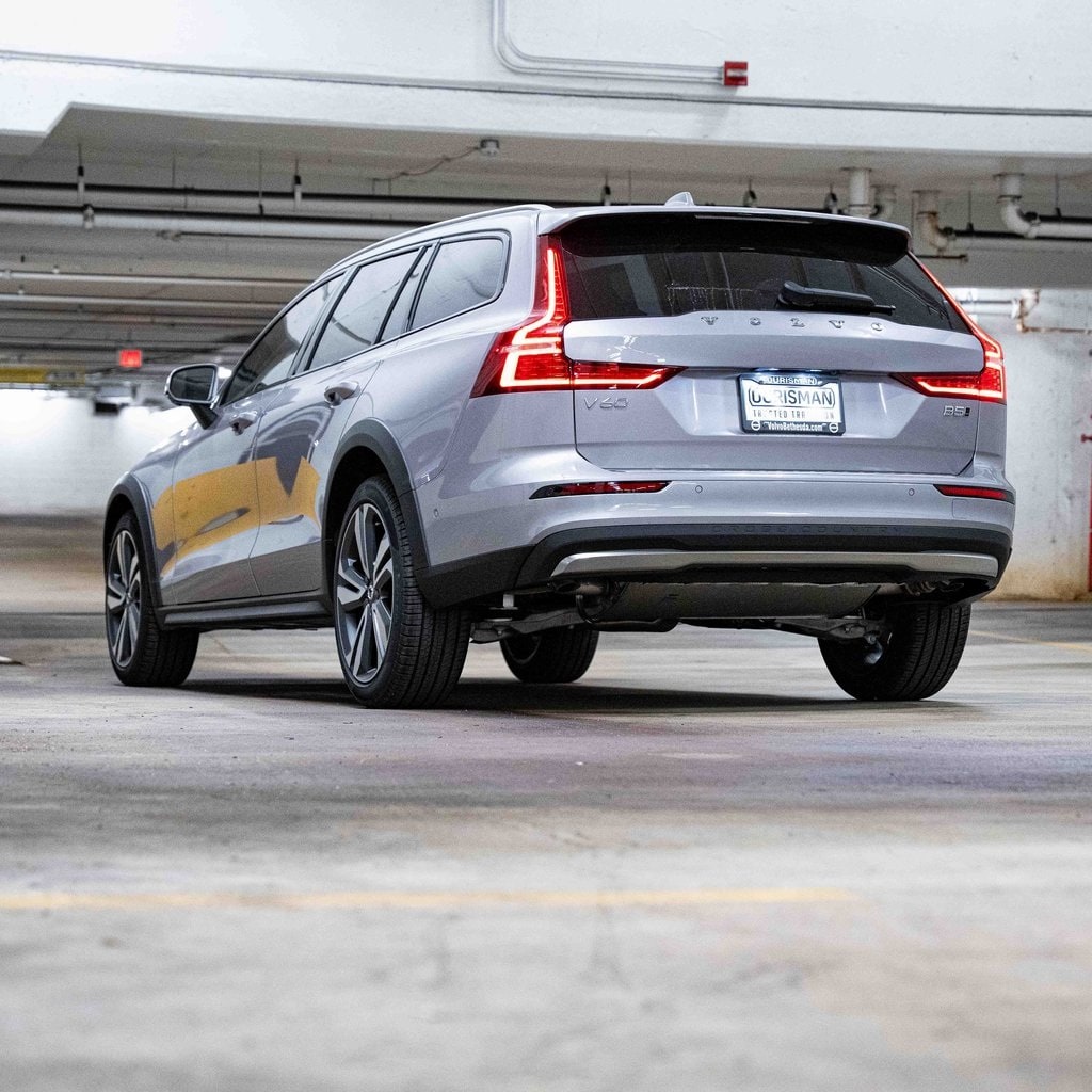2026 Volvo V60 Cross Country Plus