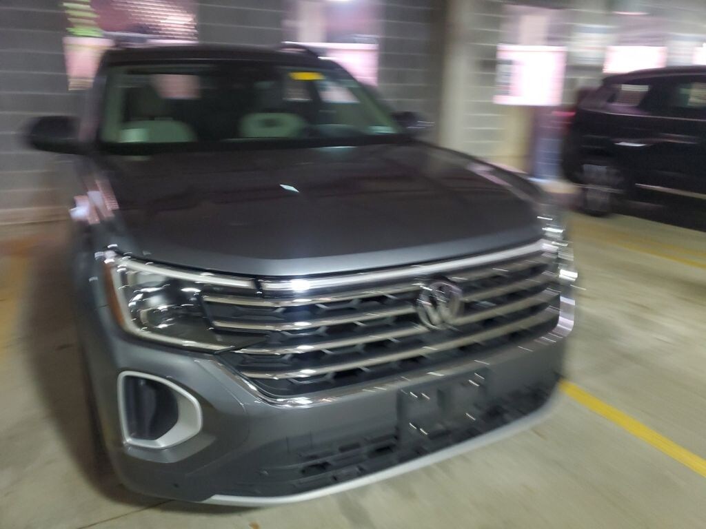 Used 2024 Volkswagen Atlas 2.0T SE w/Technology SUV