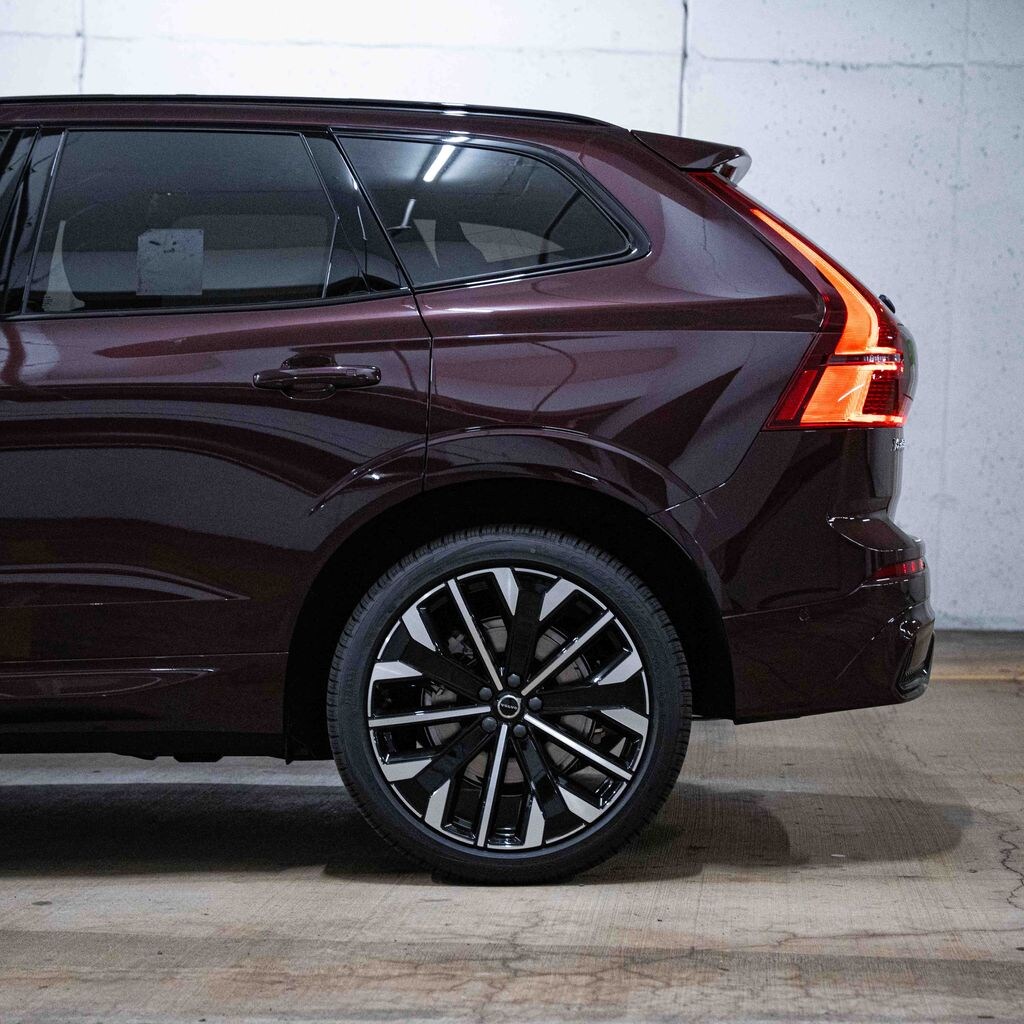 New 2026 Volvo XC60 plug-in hybrid T8 Ultra SUV