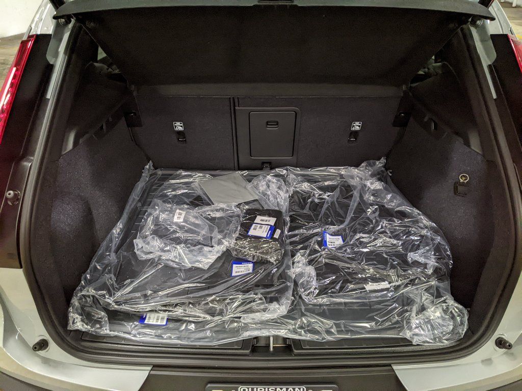 2026 Volvo XC40 Plus - Photo 26
