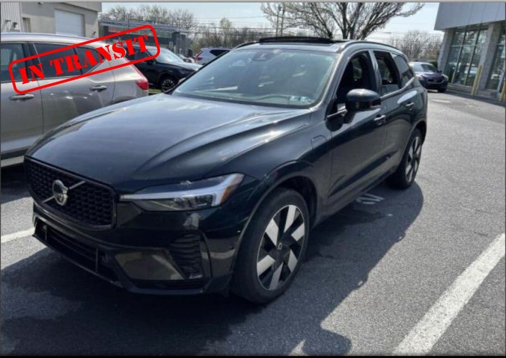 2024 Volvo XC60 T8 Plus Dark Theme AWD's photo