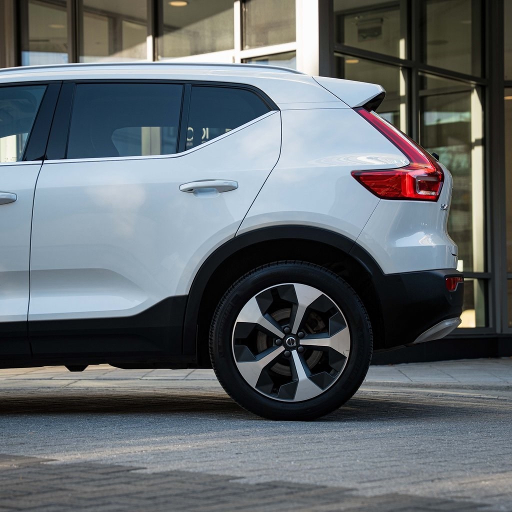 Certified 2024 Volvo XC40 B5 Plus Bright Theme SUV