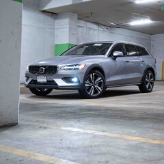 2026 Volvo V60 Cross Country B5 Plus Wagon