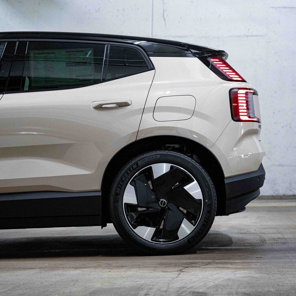 New 2026 Volvo EX30 Twin Motor Plus SUV