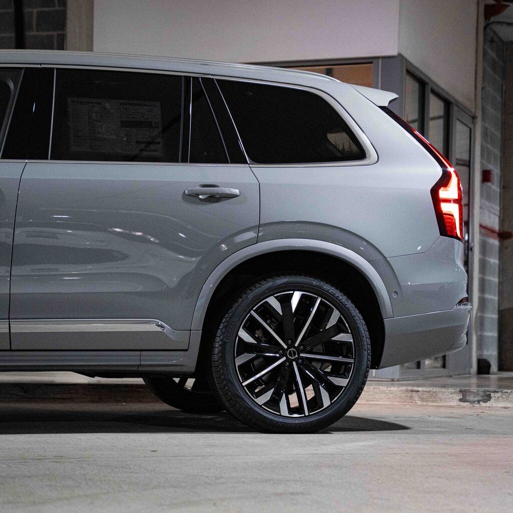New 2026 Volvo XC90 plug-in hybrid T8 Plus 7-Seater SUV
