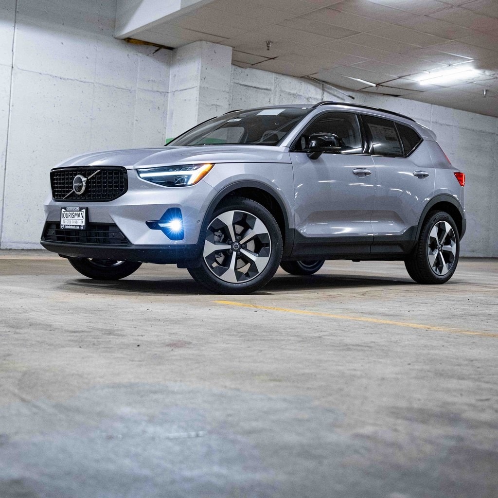 2026 Volvo XC40 Plus's photo