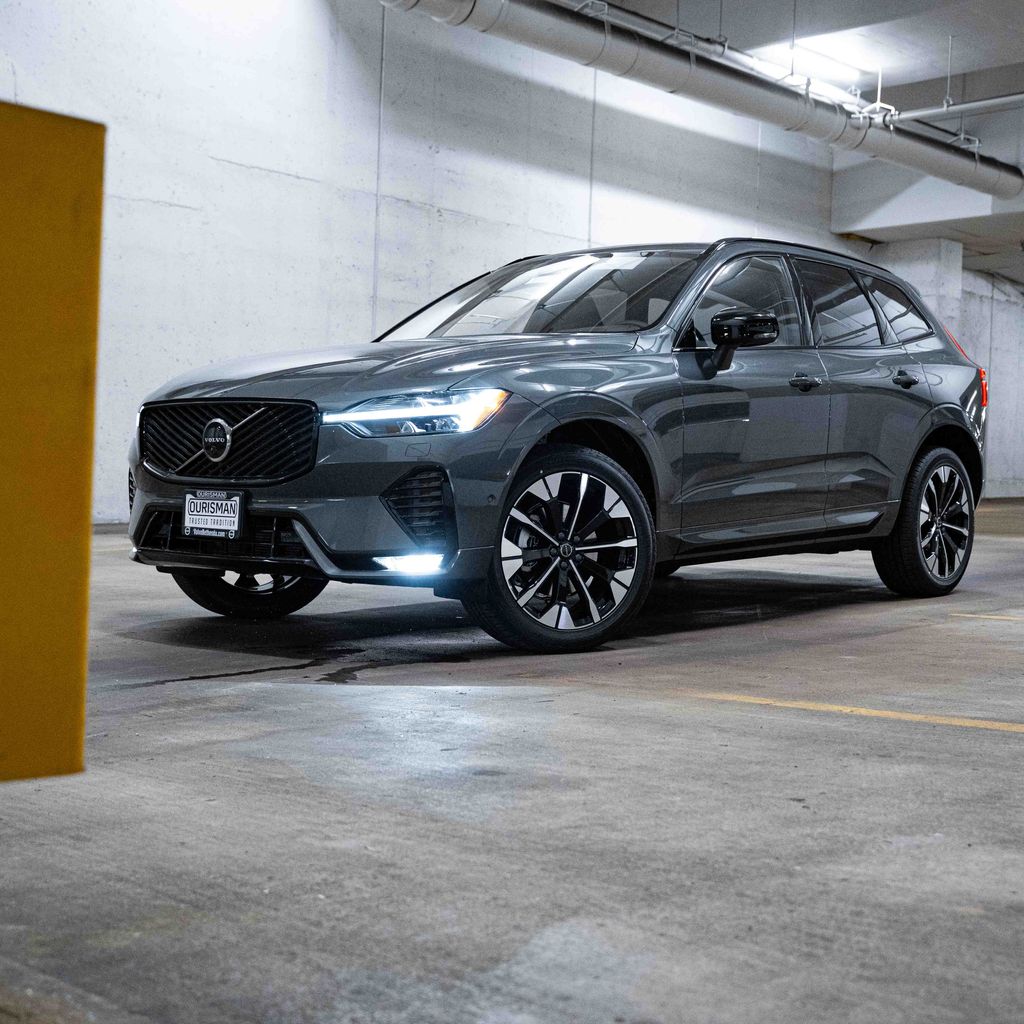 2026 Volvo XC60 B5 Plus Dark AWD's photo