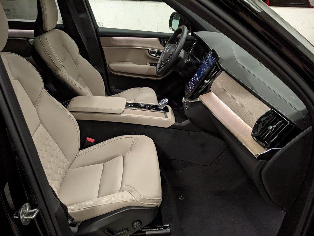 2026 Volvo XC90 Plus - Photo 22