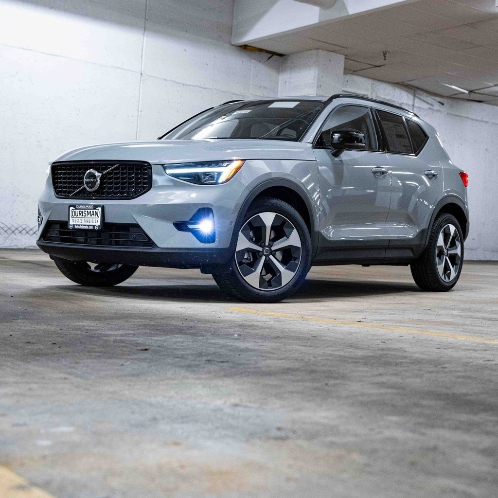 New 2026 Volvo XC40 B5 Plus SUV