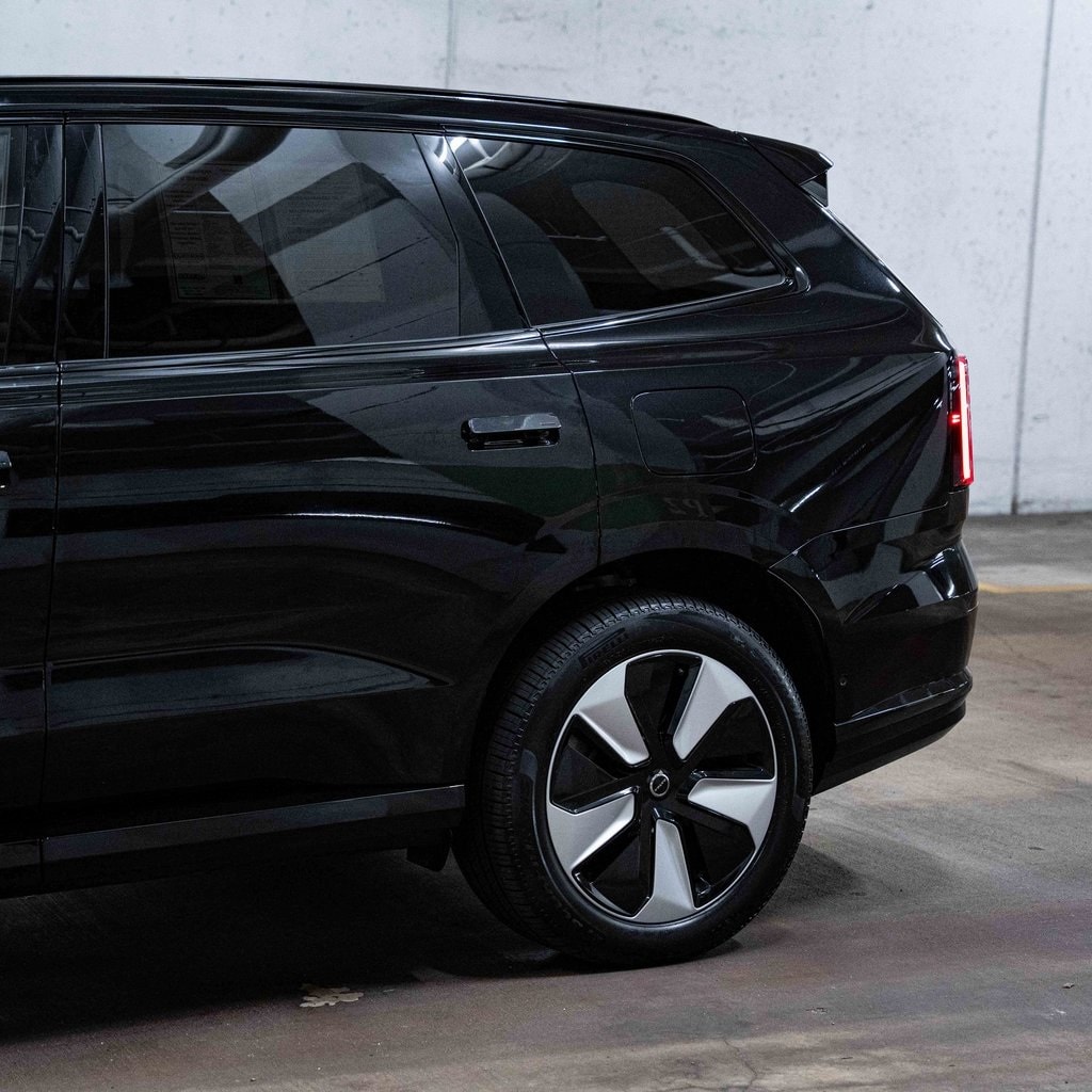 Certified 2025 Volvo EX90 Twin Motor Plus SUV