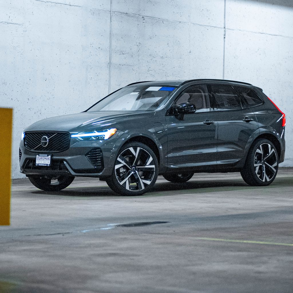 2026 Volvo XC60 T8 Ultra Dark AWD's photo