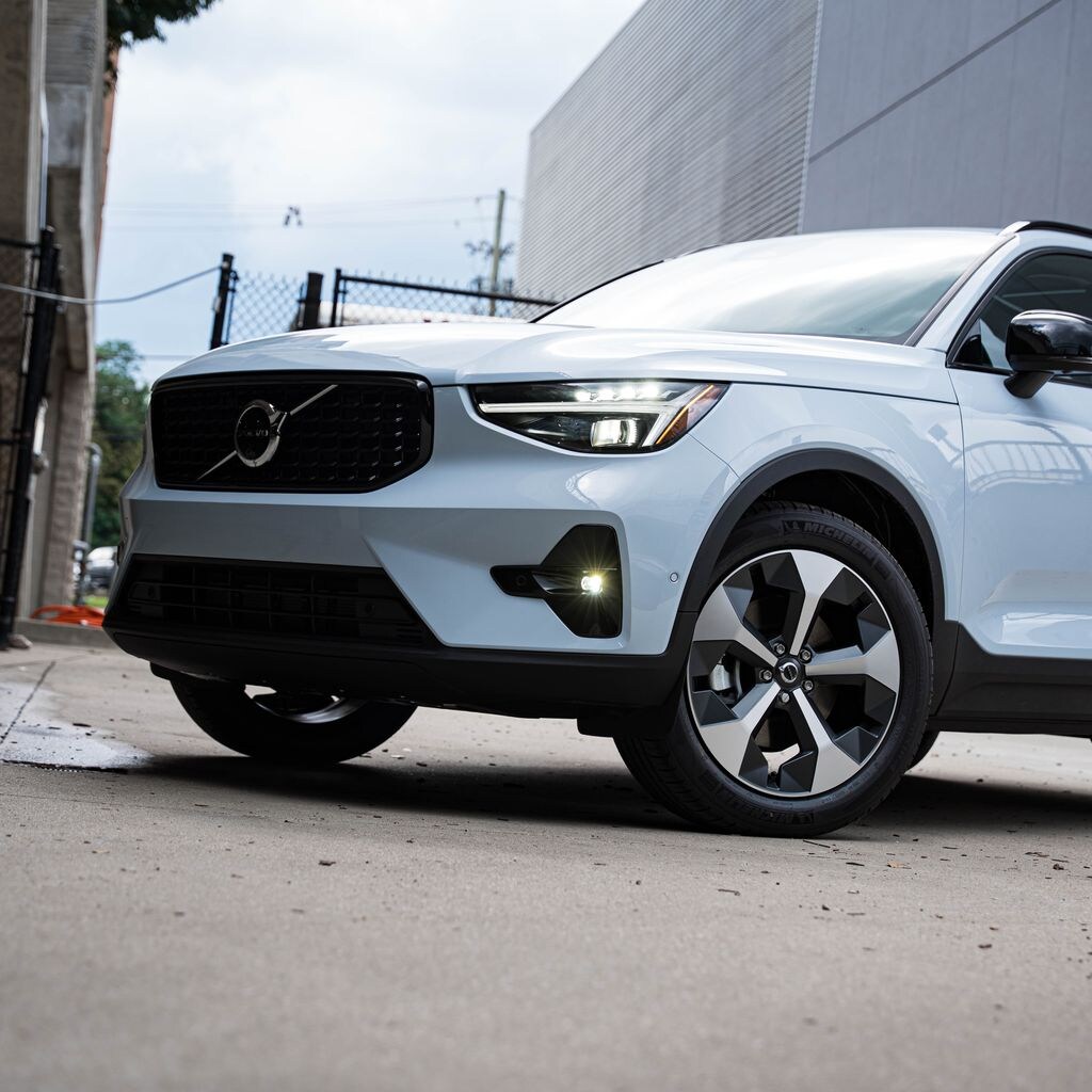 New 2026 Volvo XC40 B5 Plus SUV