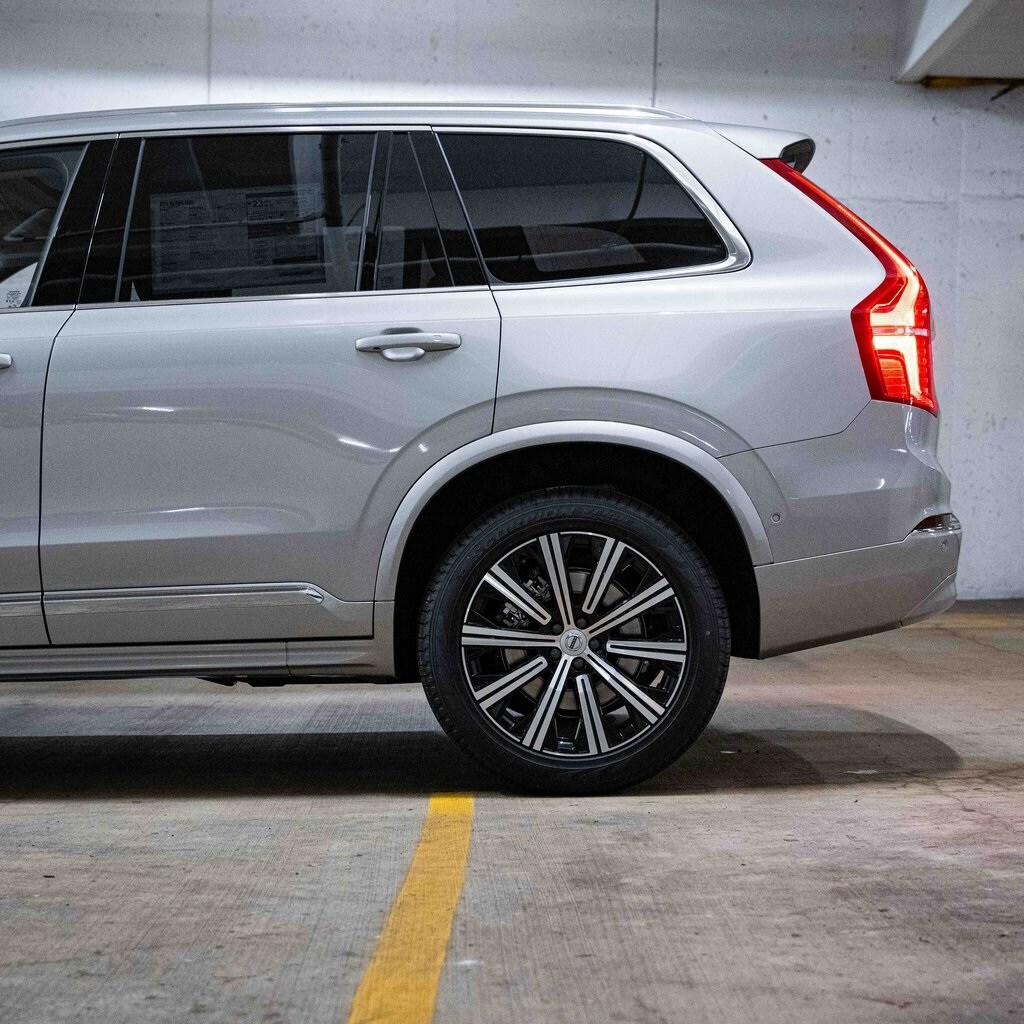 2025 Volvo XC90 Plus photo 4