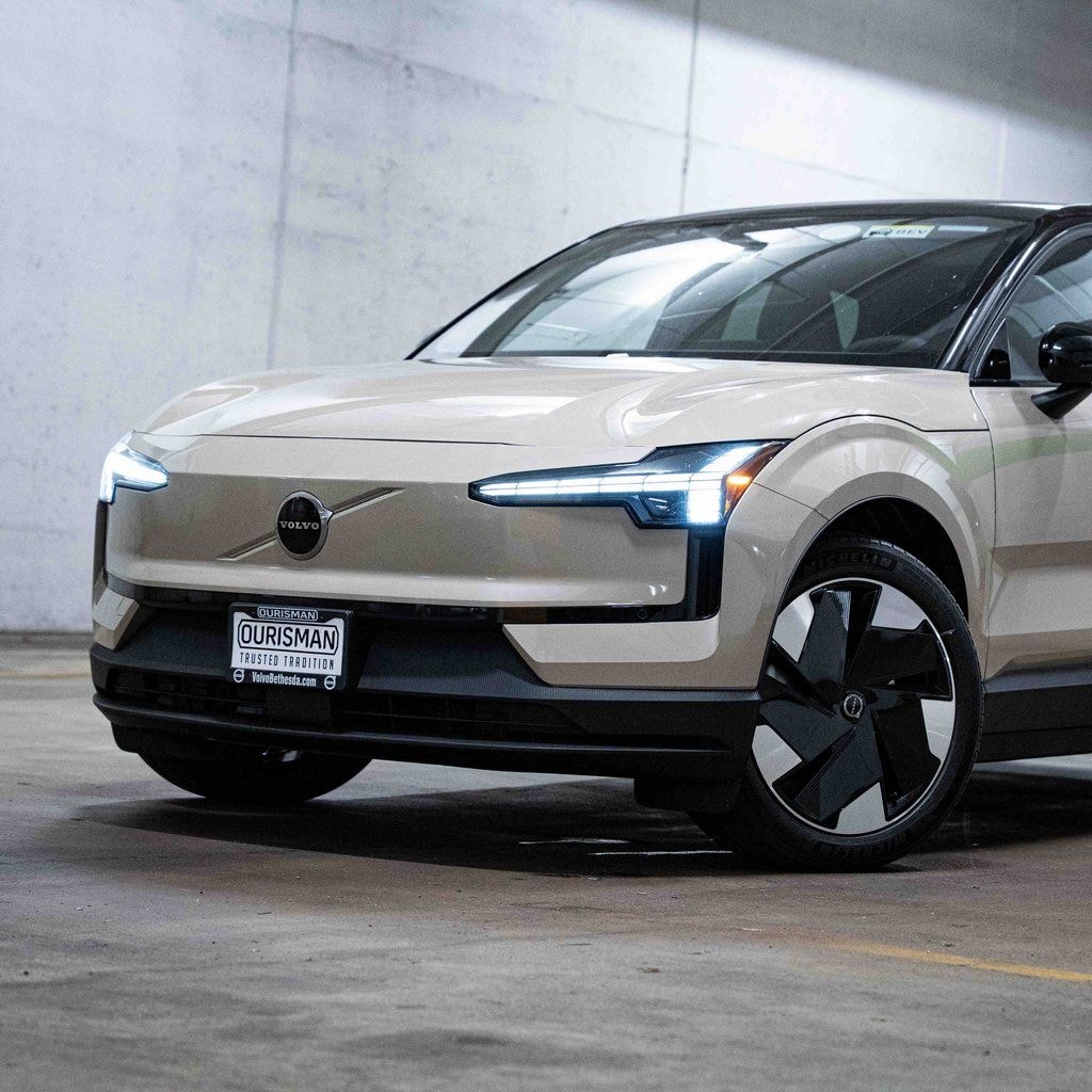 New 2026 Volvo EX30 Twin Motor Plus SUV