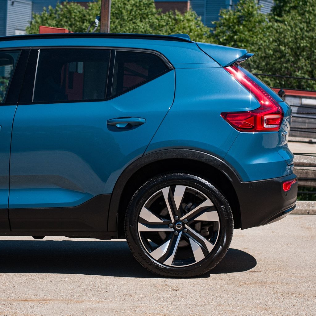 Certified 2023 Volvo XC40 Ultimate SUV