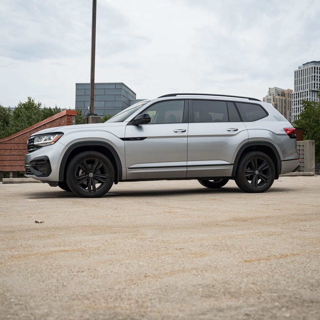 Used 2023 Volkswagen Atlas 3.6L V6 SEL R-Line SUV