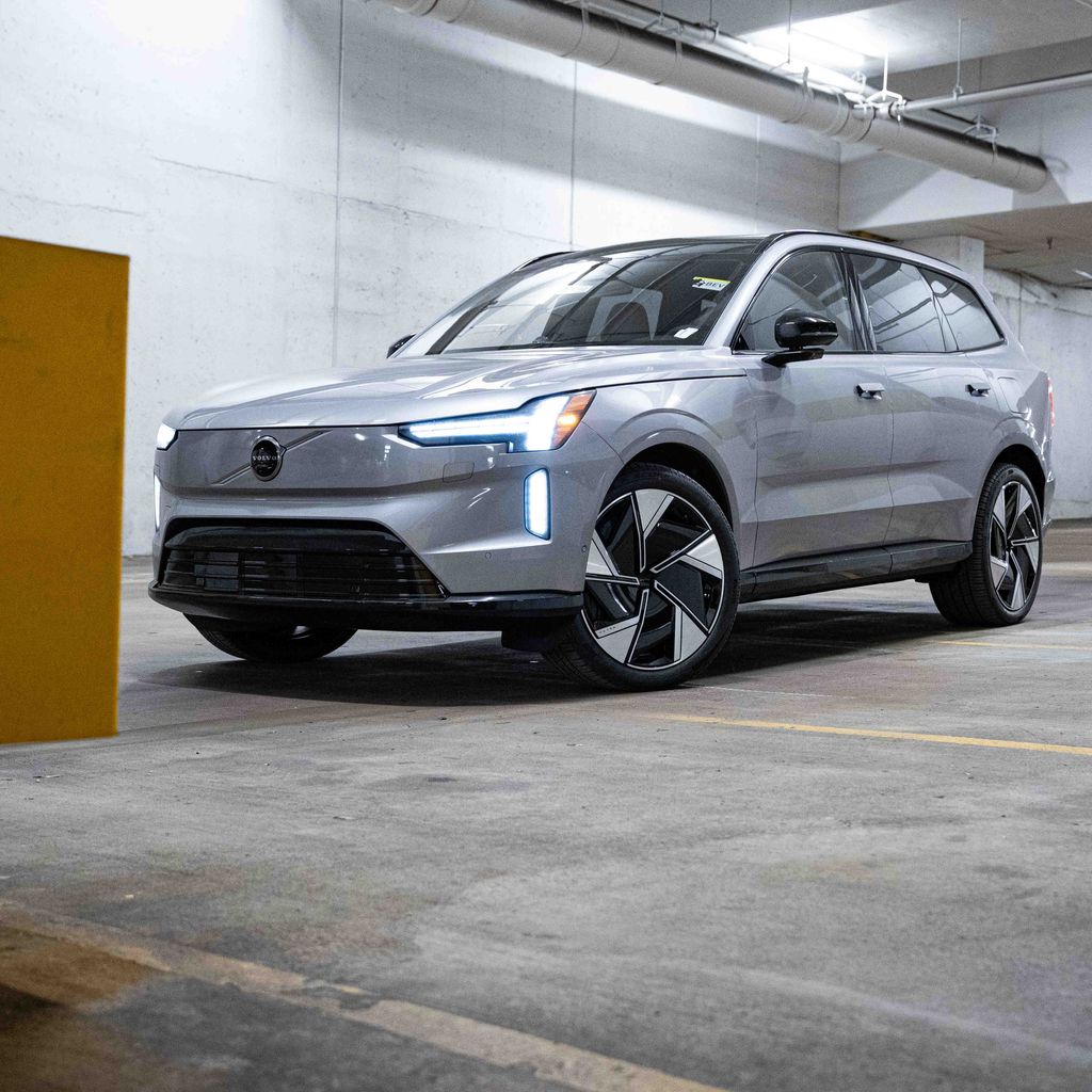 2026 Volvo EX90