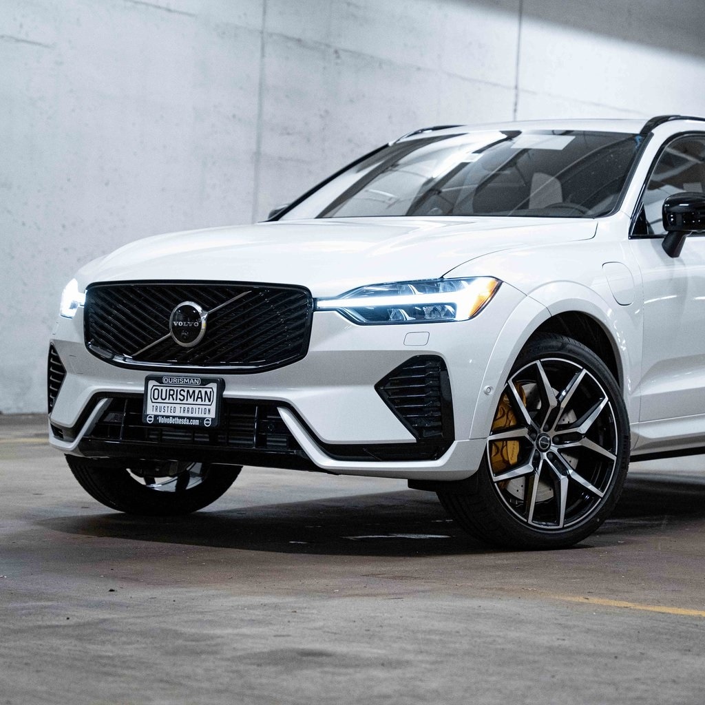New 2026 Volvo XC60 plug-in hybrid T8 Polestar Engineered SUV