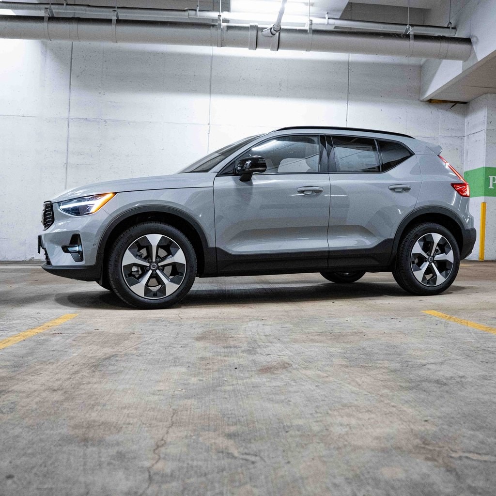 New 2026 Volvo XC40 B5 Plus SUV