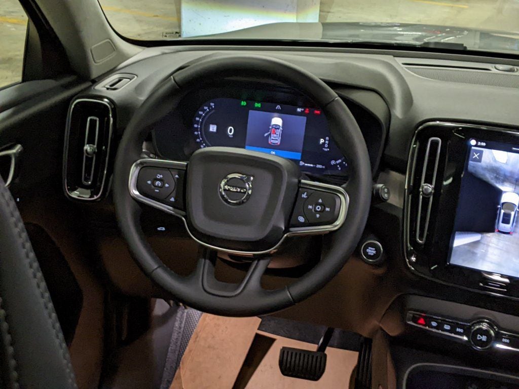2026 Volvo XC40 Plus - Photo 14