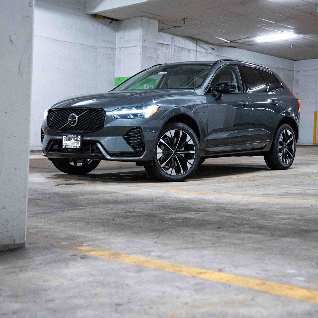 New 2026 Volvo XC60 plug-in hybrid T8 Ultra SUV