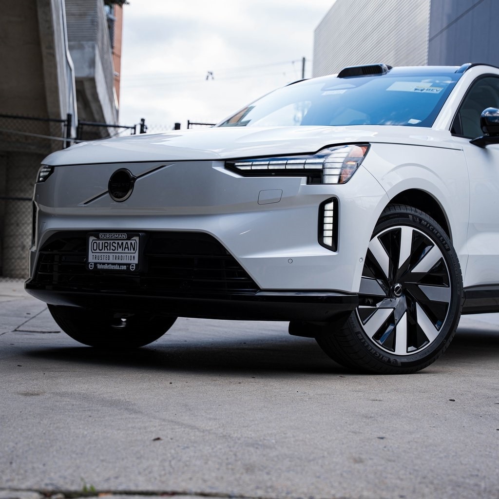 New 2025 Volvo EX90 Twin Motor Performance Plus 6-Seater SUV
