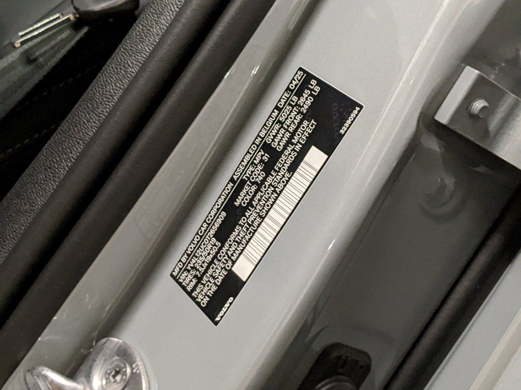 2026 Volvo XC40 Plus - Photo 30