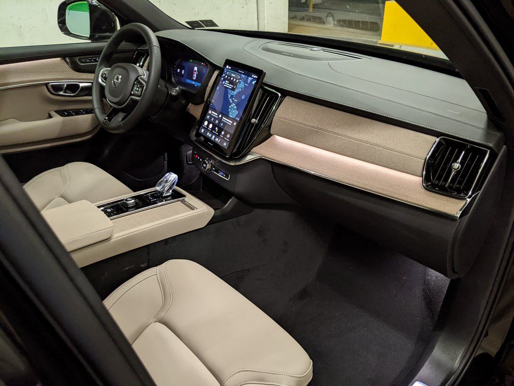 2026 Volvo XC90 Plus - Photo 21