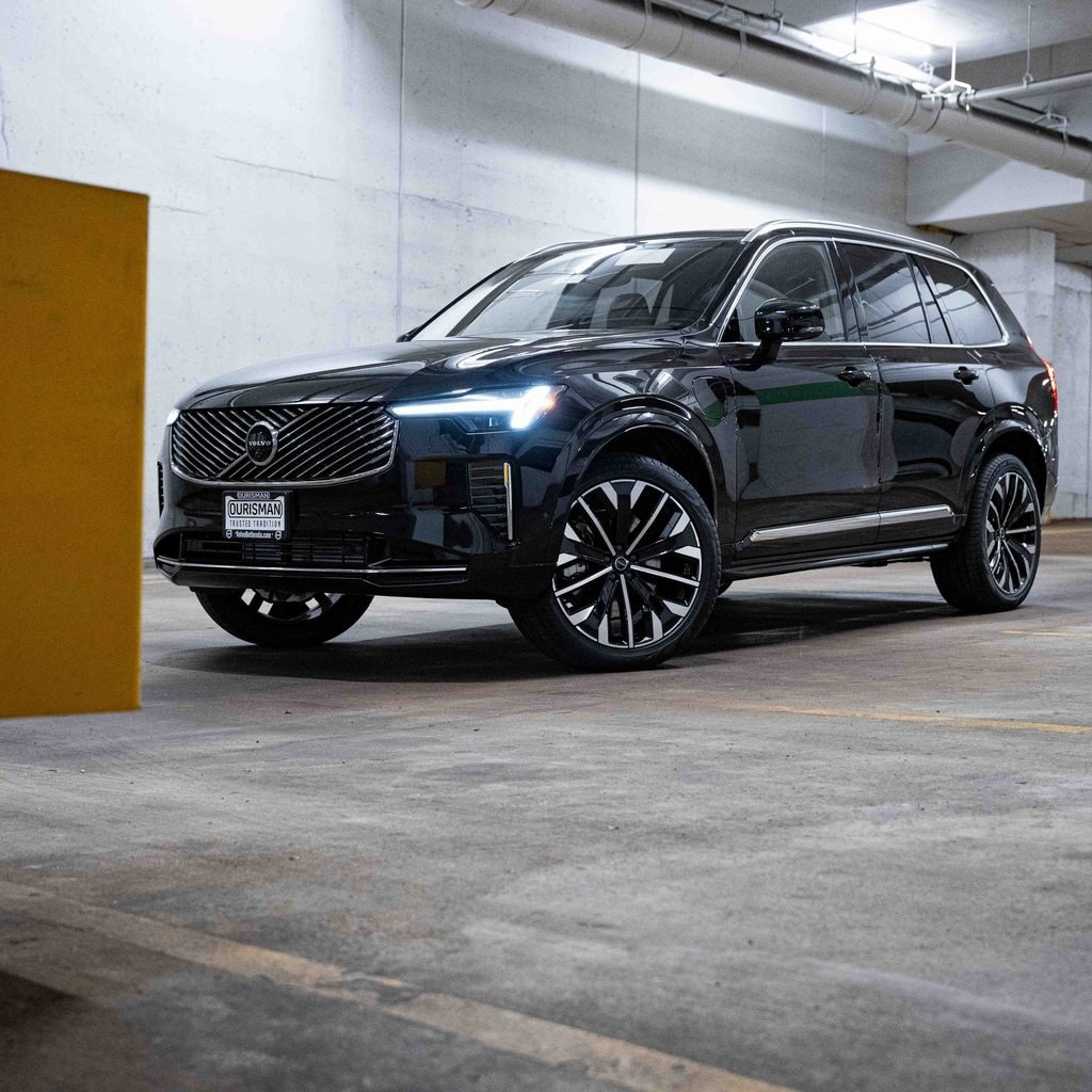 2026 Volvo XC90 Plus's photo
