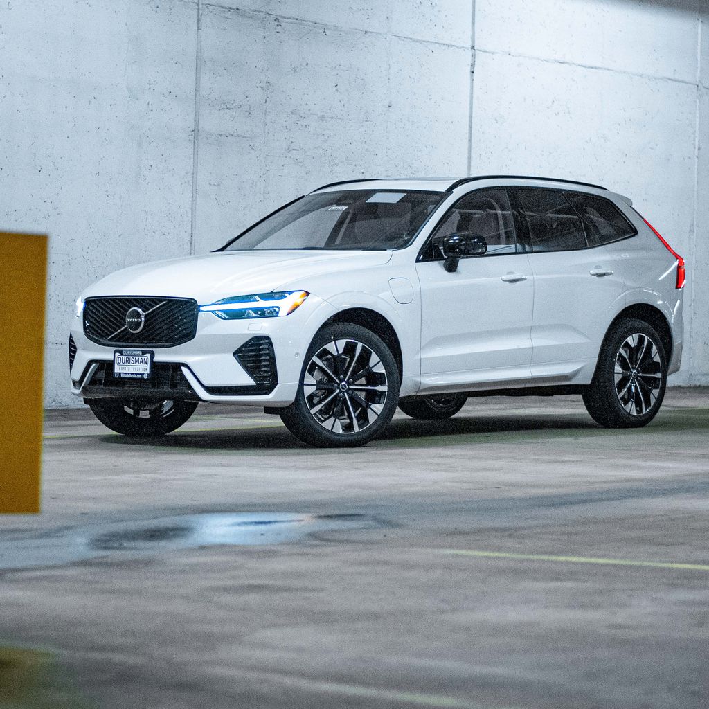 2026 Volvo XC60 T8 Ultra Dark AWD's photo