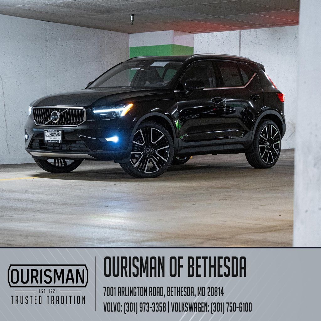 New 2025 Volvo XC40 B5 Ultra Bright Theme SUV