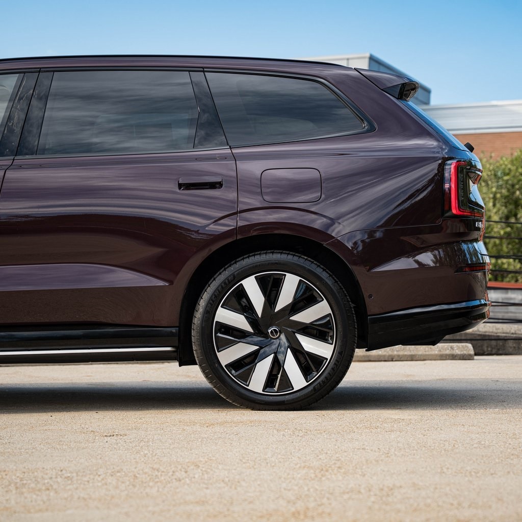 Certified 2025 Volvo EX90 Twin Motor Ultra SUV