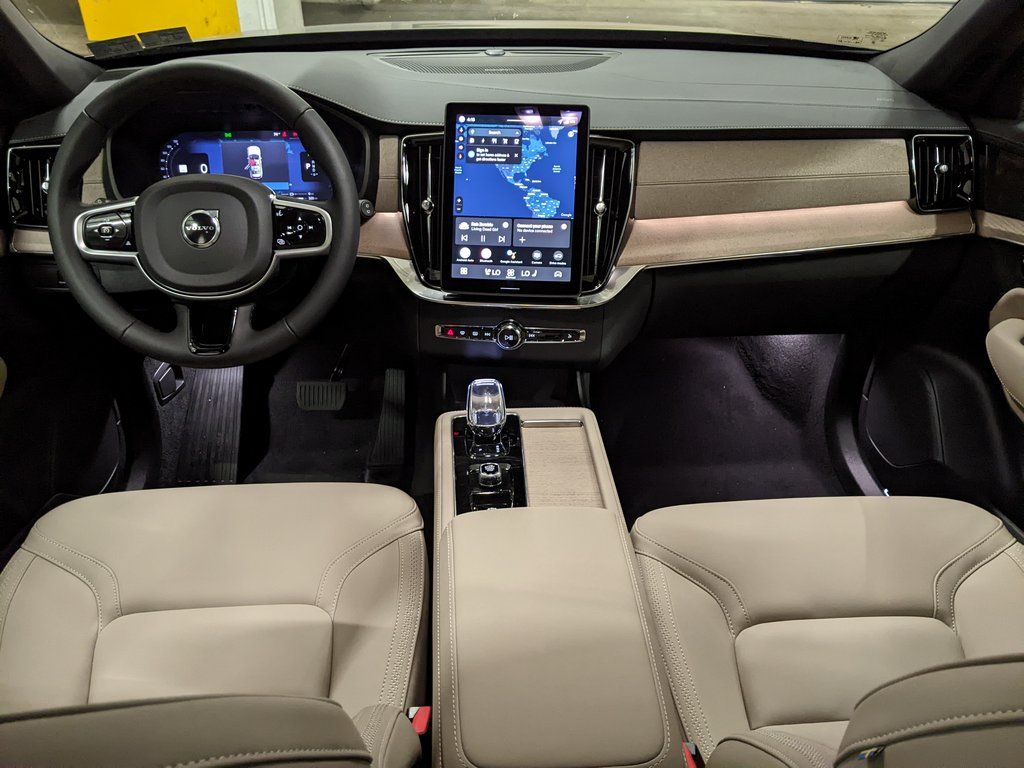 2026 Volvo XC90 Plus - Photo 12