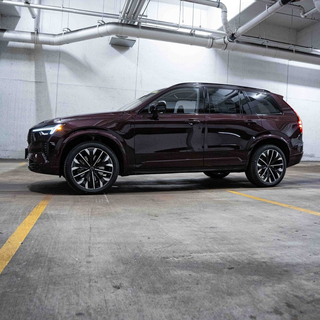 New 2026 Volvo XC90 plug-in hybrid T8 Ultra Dark Theme 6-Seater SUV
