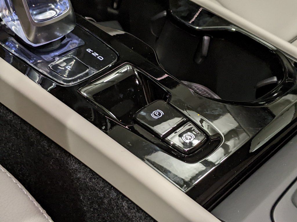 2026 Volvo XC40 Ultra - Photo 20