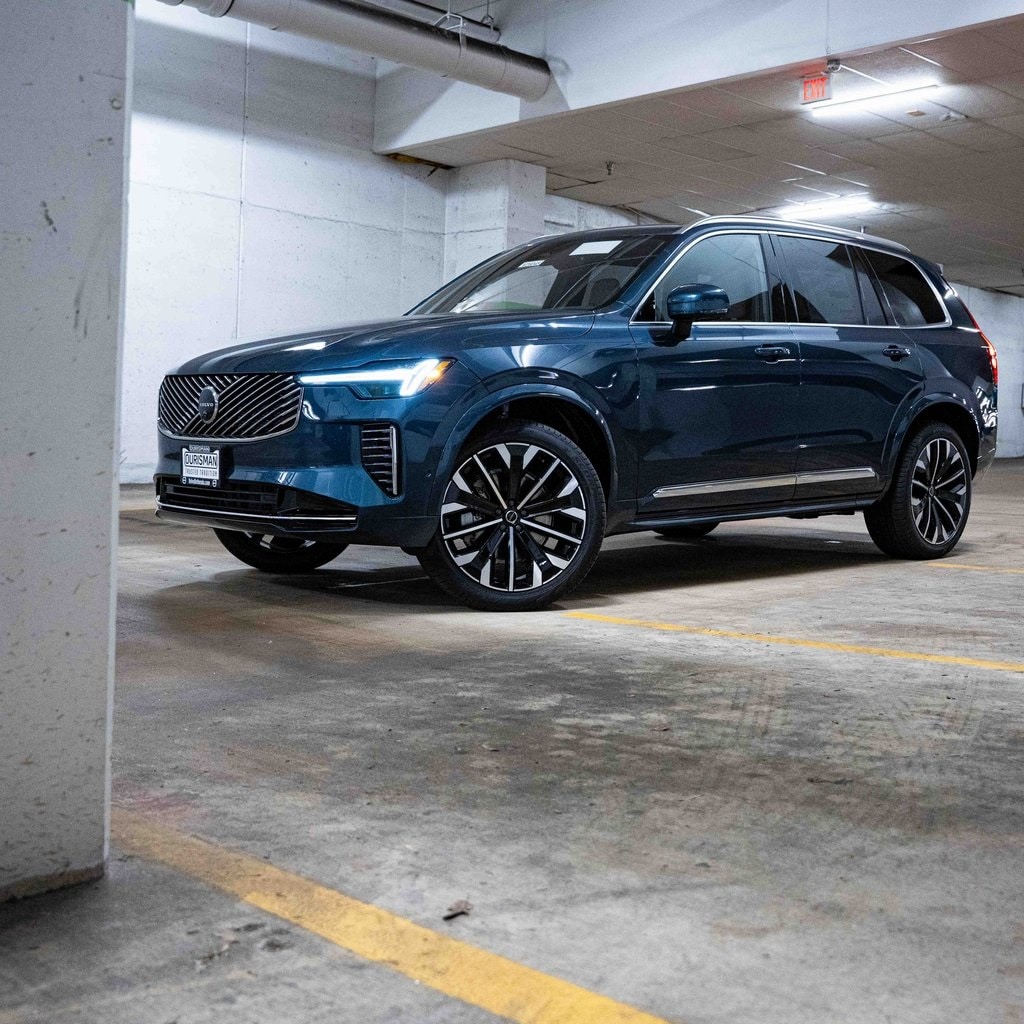 2026 Volvo XC90 Plus's photo