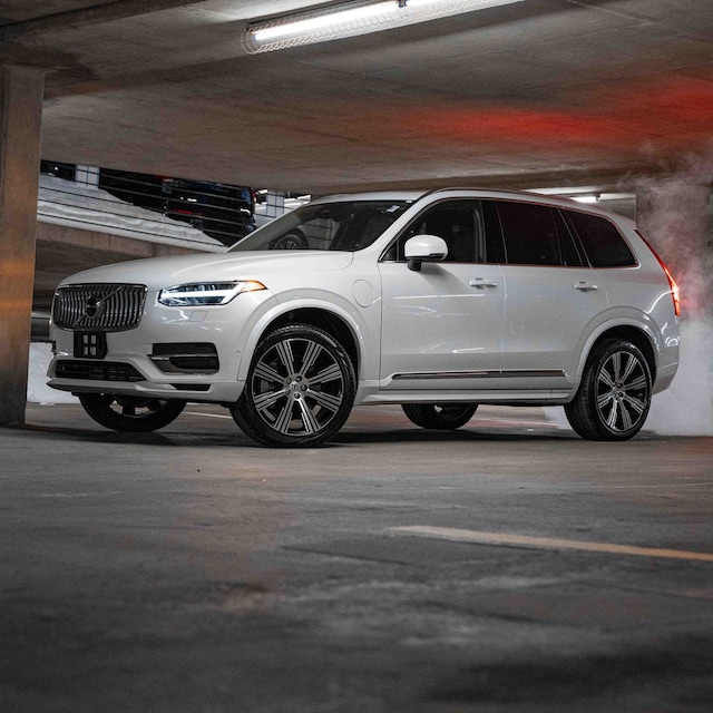 2025 Volvo XC90 Plug-In Hybrid T8 Plus SUV