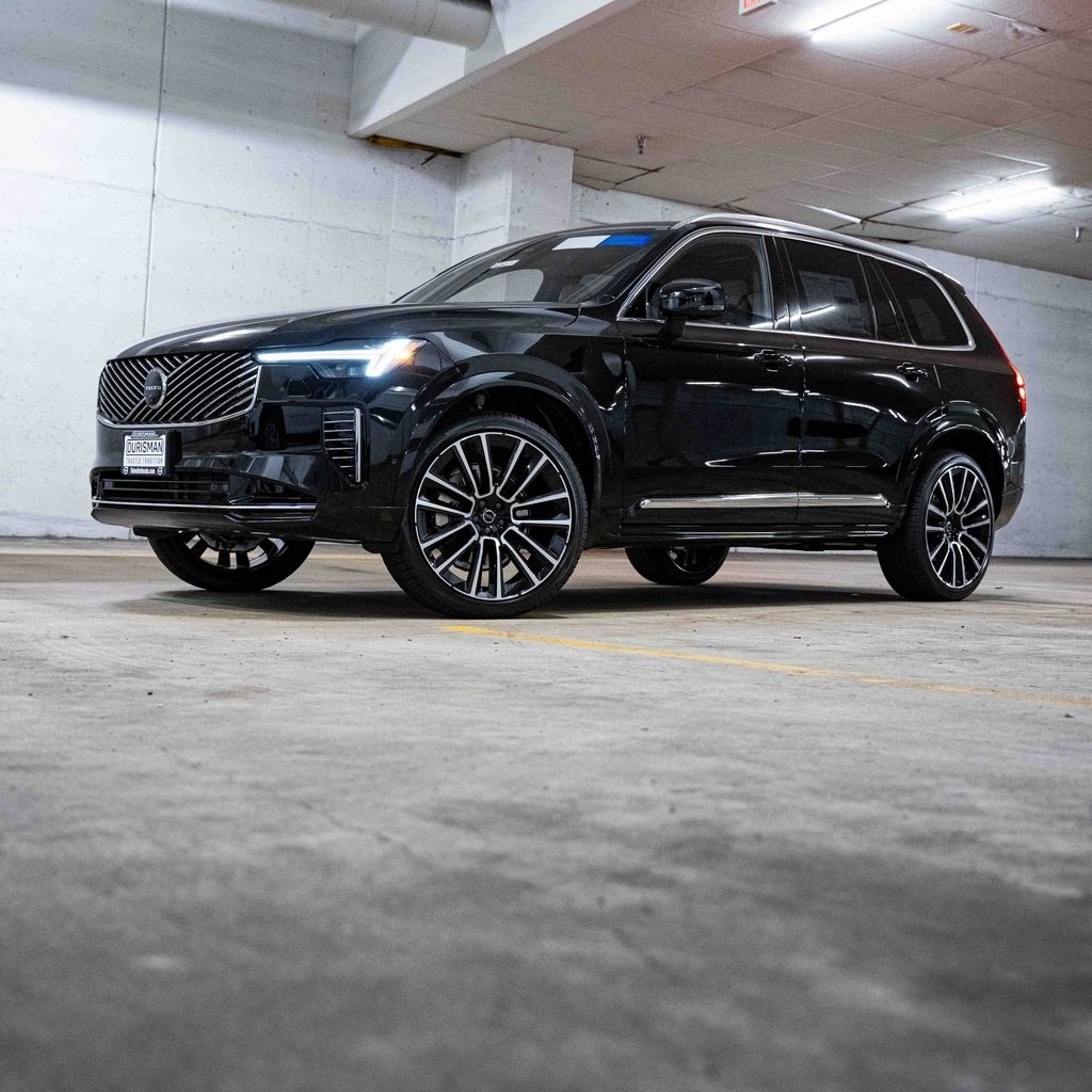 2026 Volvo XC90 Plus's photo