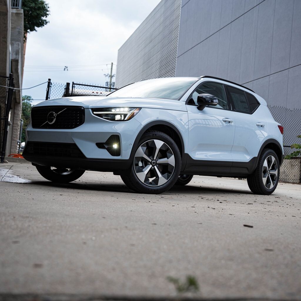 New 2026 Volvo XC40 B5 Plus SUV