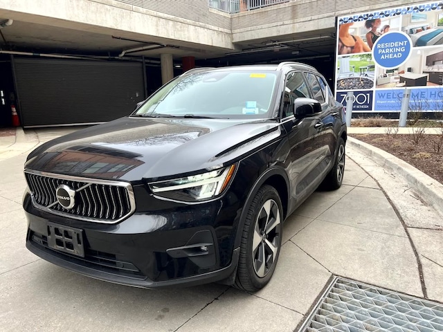2023 Volvo XC40 B5 Plus Bright Theme SUV