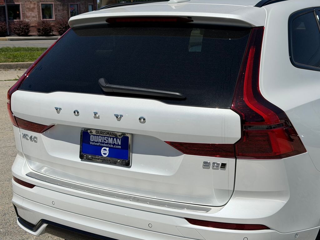 New 2026 Volvo XC60 B5 Plus SUV