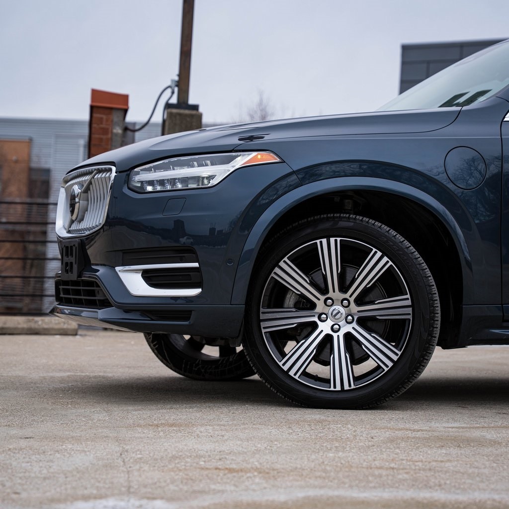 Certified 2025 Volvo XC90 Plug-In Hybrid T8 Plus SUV