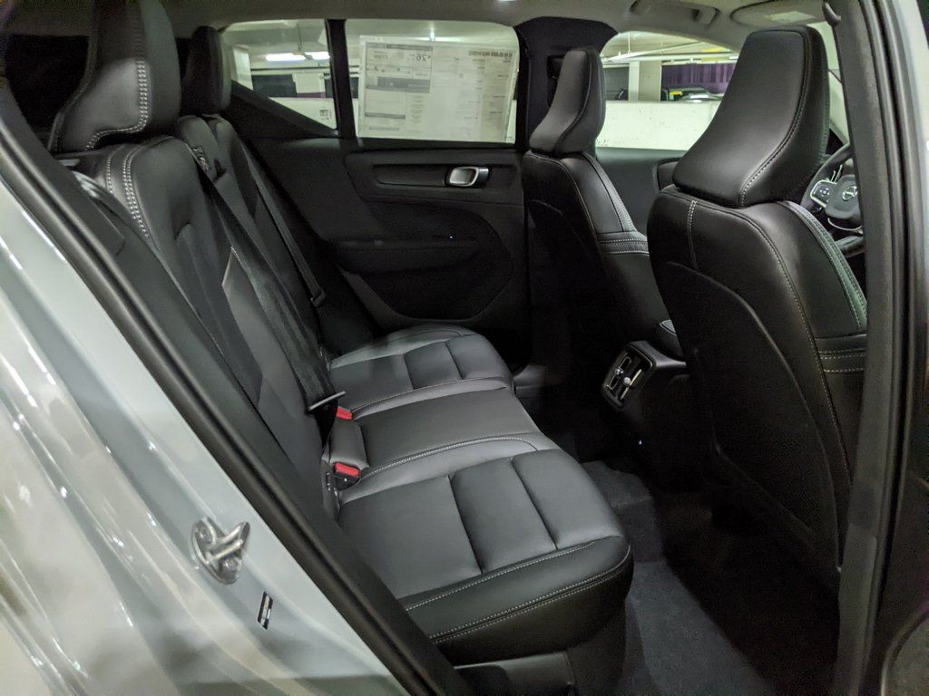 2026 Volvo XC40 Plus - Photo 25