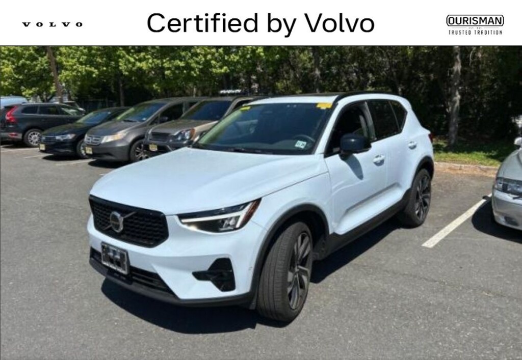 Certified 2024 Volvo XC40 B5 Plus Dark Theme SUV