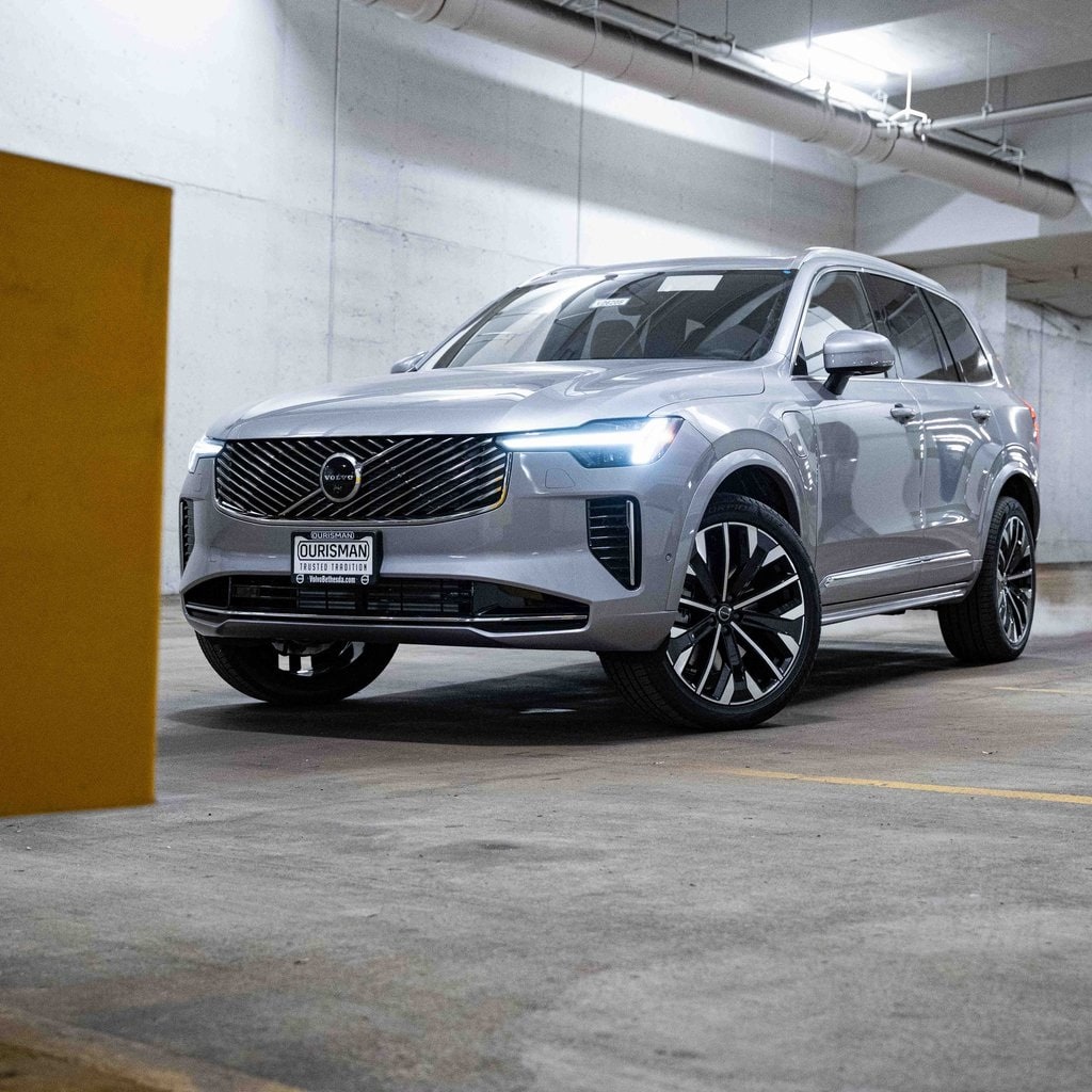 2026 Volvo XC90 Plus's photo