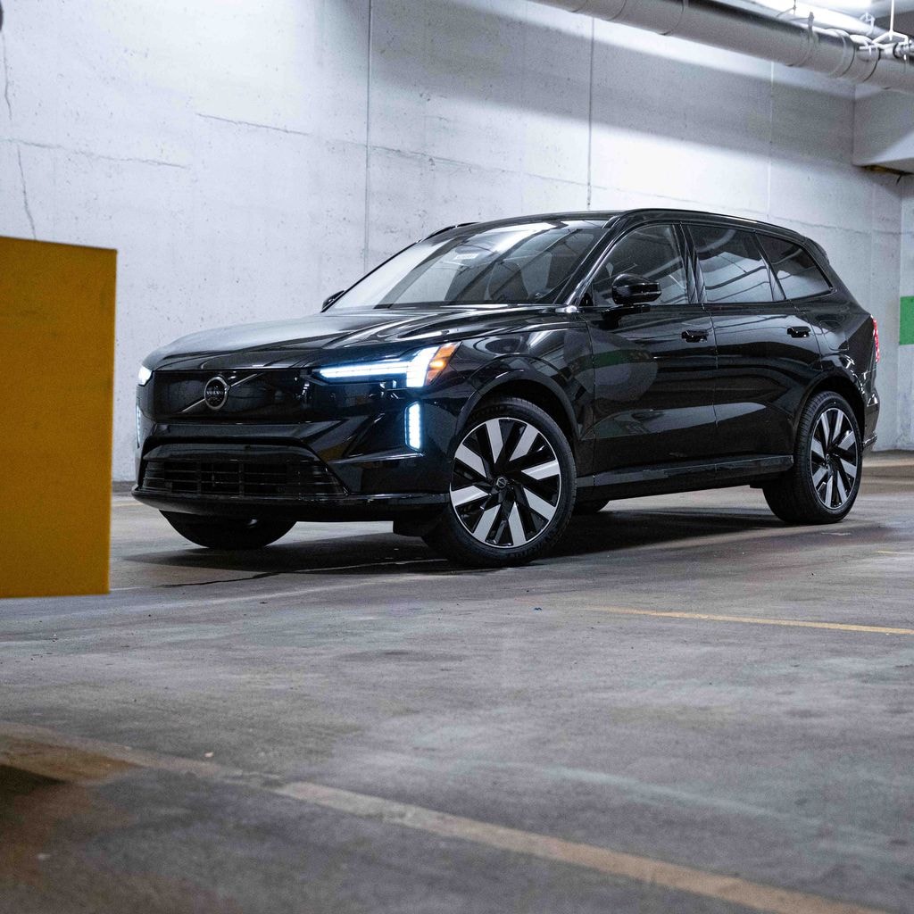 New 2026 Volvo EX90 Twin Motor Ultra 7-Seater SUV