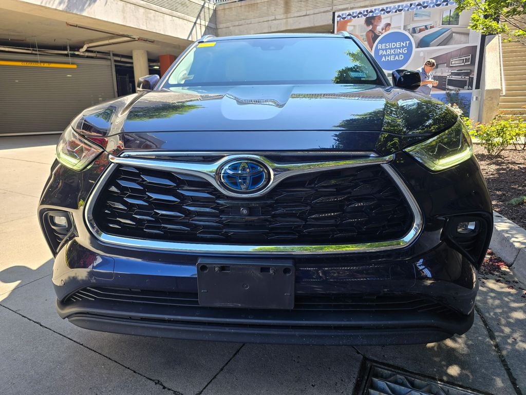 Used 2021 Toyota Highlander Hybrid Limited SUV