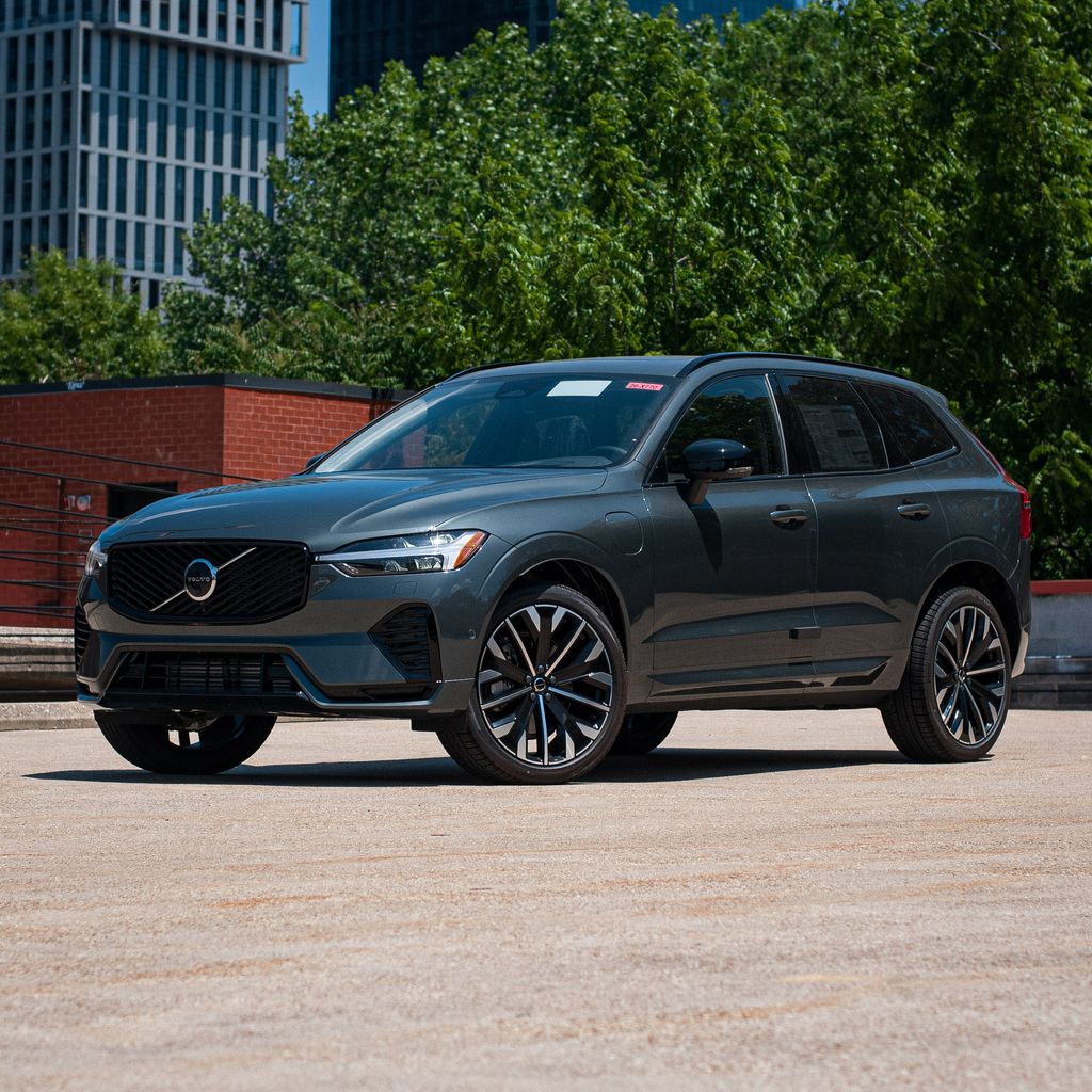 2026 Volvo XC60 T8 Ultra Dark AWD's photo
