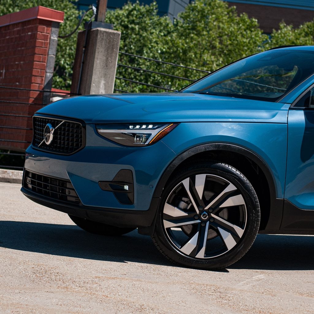 Certified 2023 Volvo XC40 Ultimate SUV
