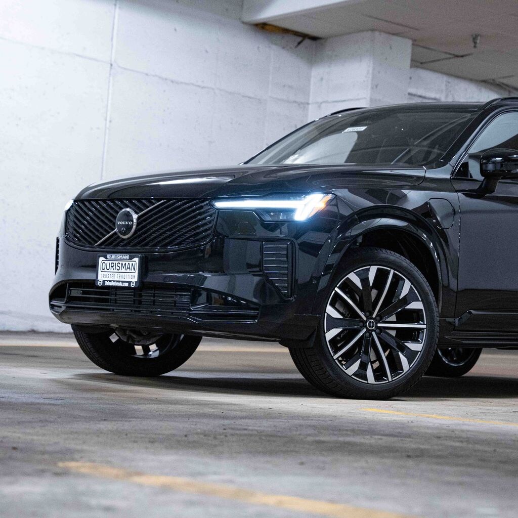 New 2026 Volvo XC90 plug-in hybrid T8 Ultra Dark Theme 7-Seater SUV
